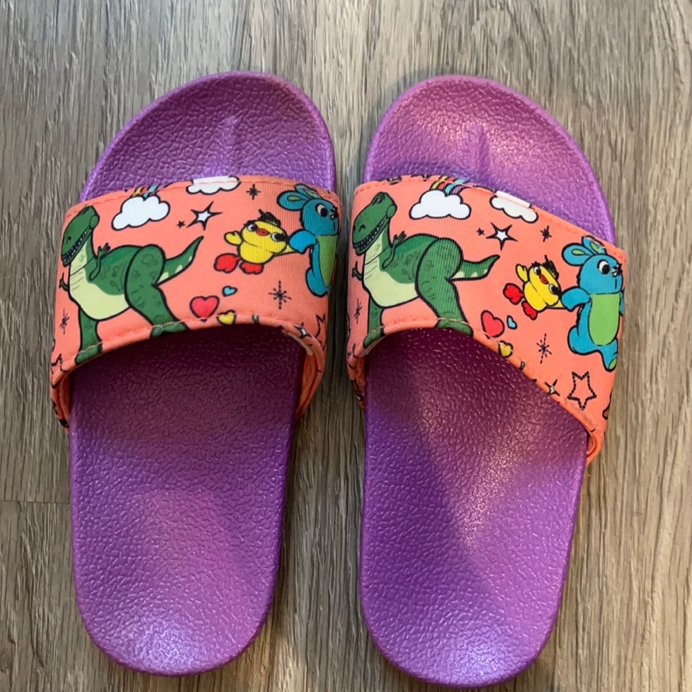 Disney toy story slides -size 9/10